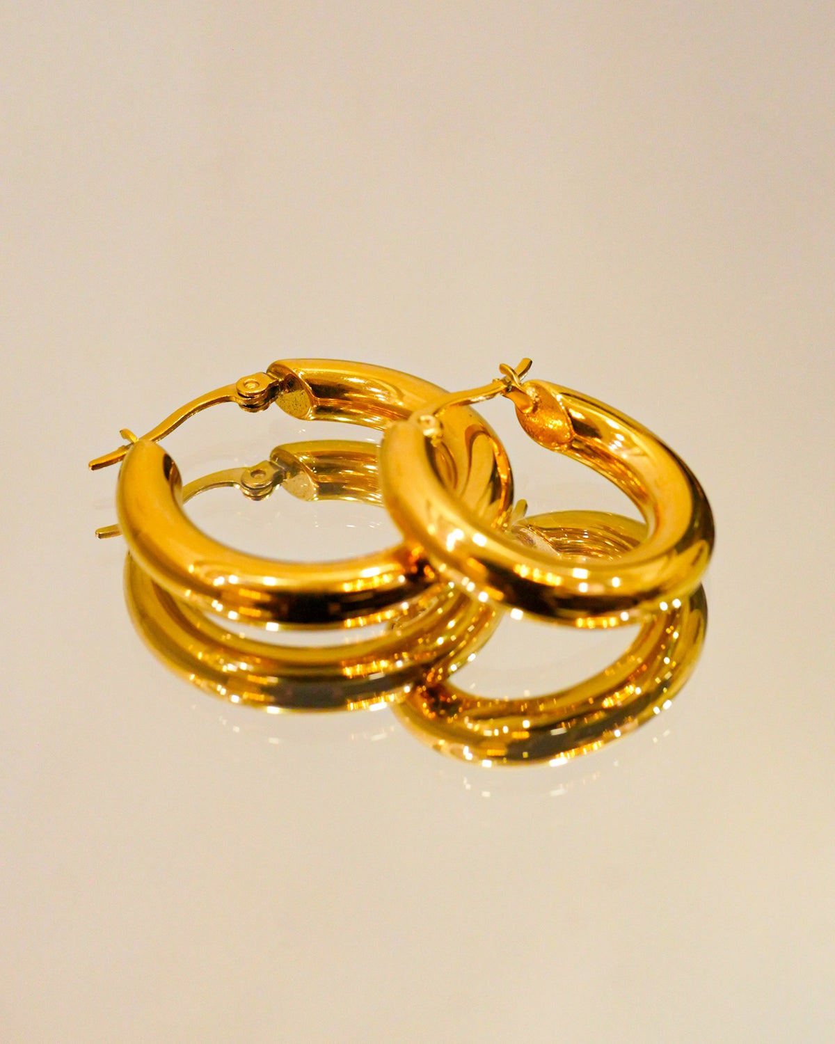 CAMILLE GOLD HOOPS