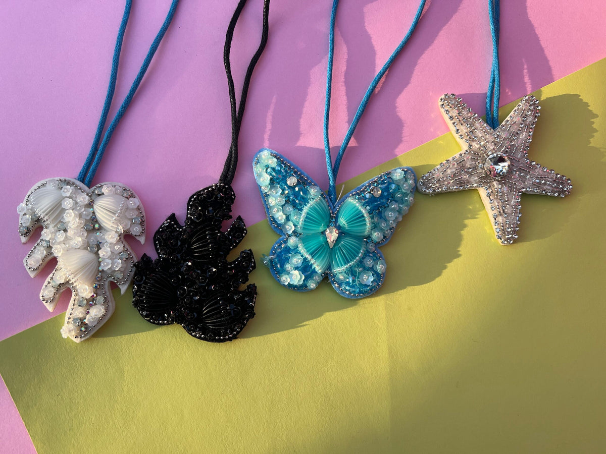 MAGIC IN MONOCHROME BAG CHARM
