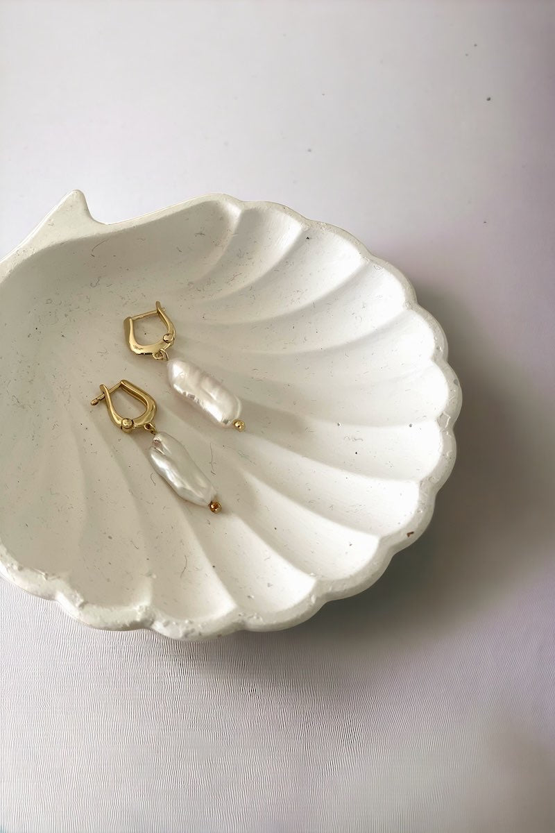IRREGULAR PEARL EARRING
