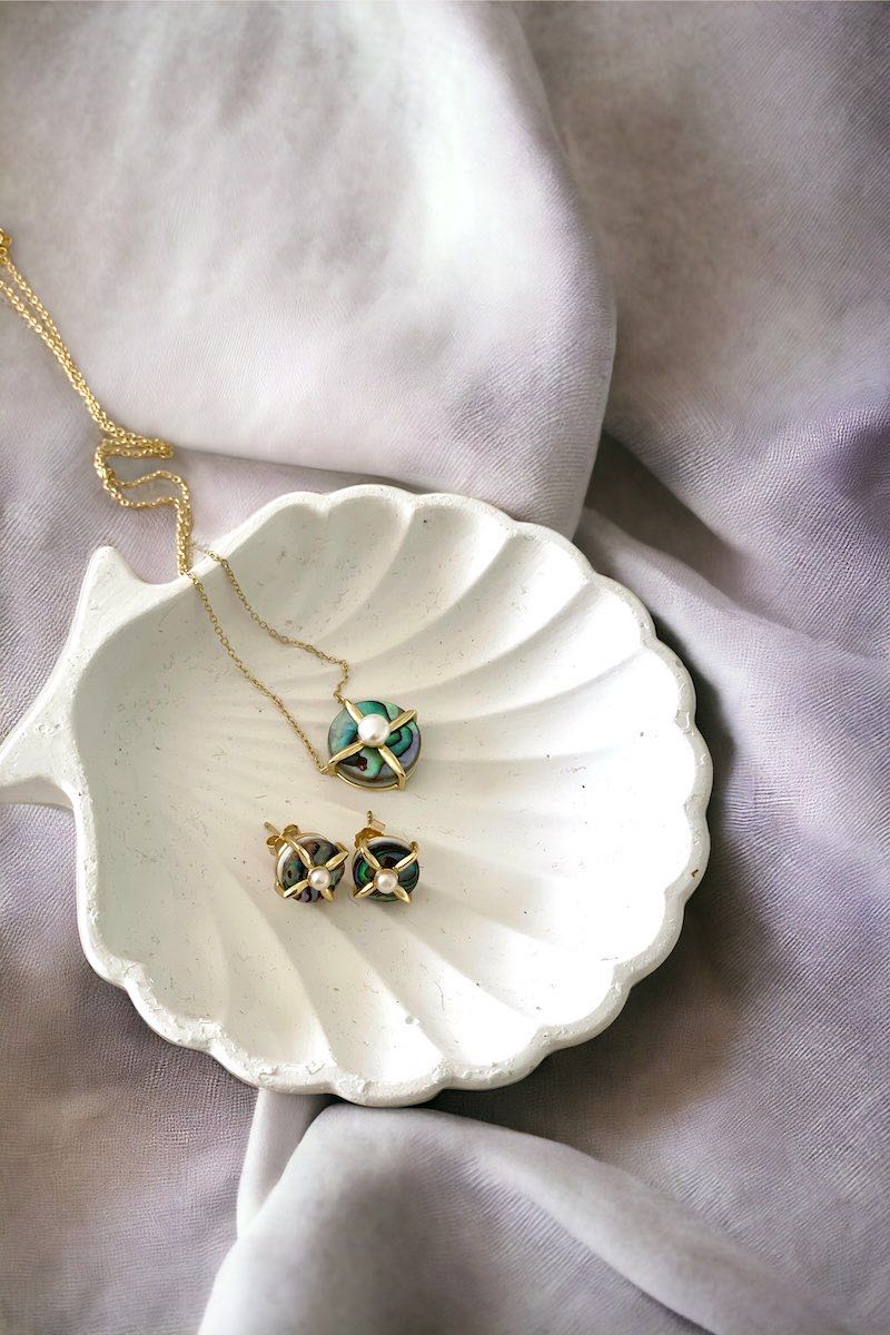 MOTHER OF PEARL EARRING