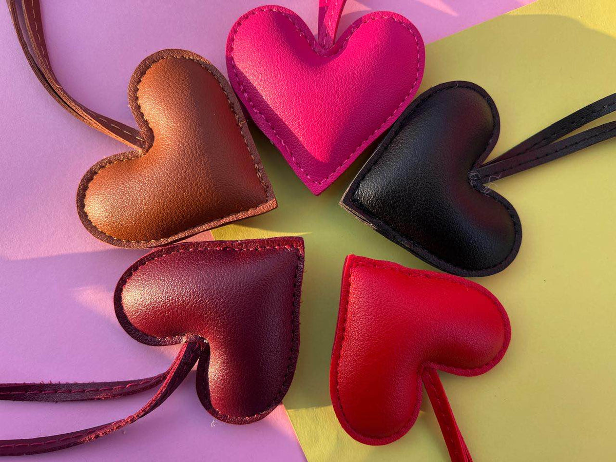 SWEETHEART NOIR BAG CHARM
