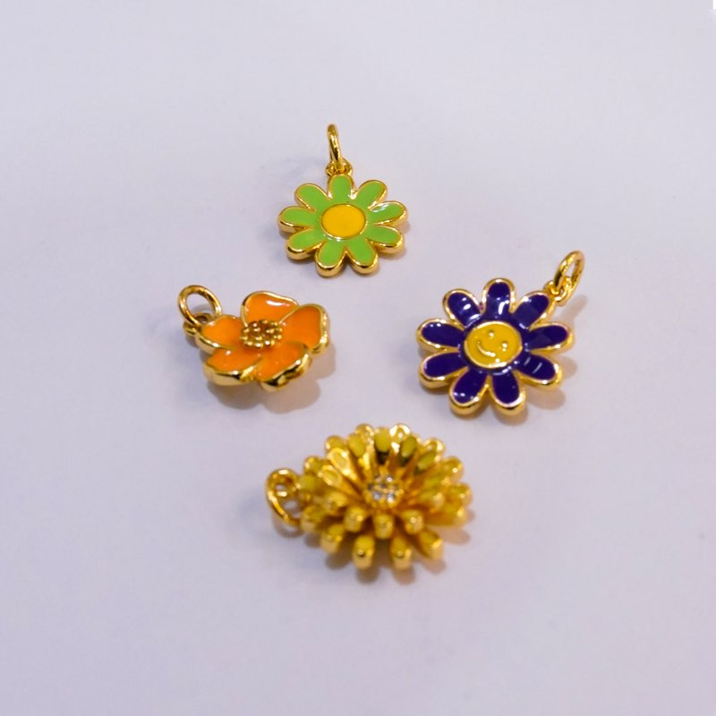 GOLD FLORAL CHARMS