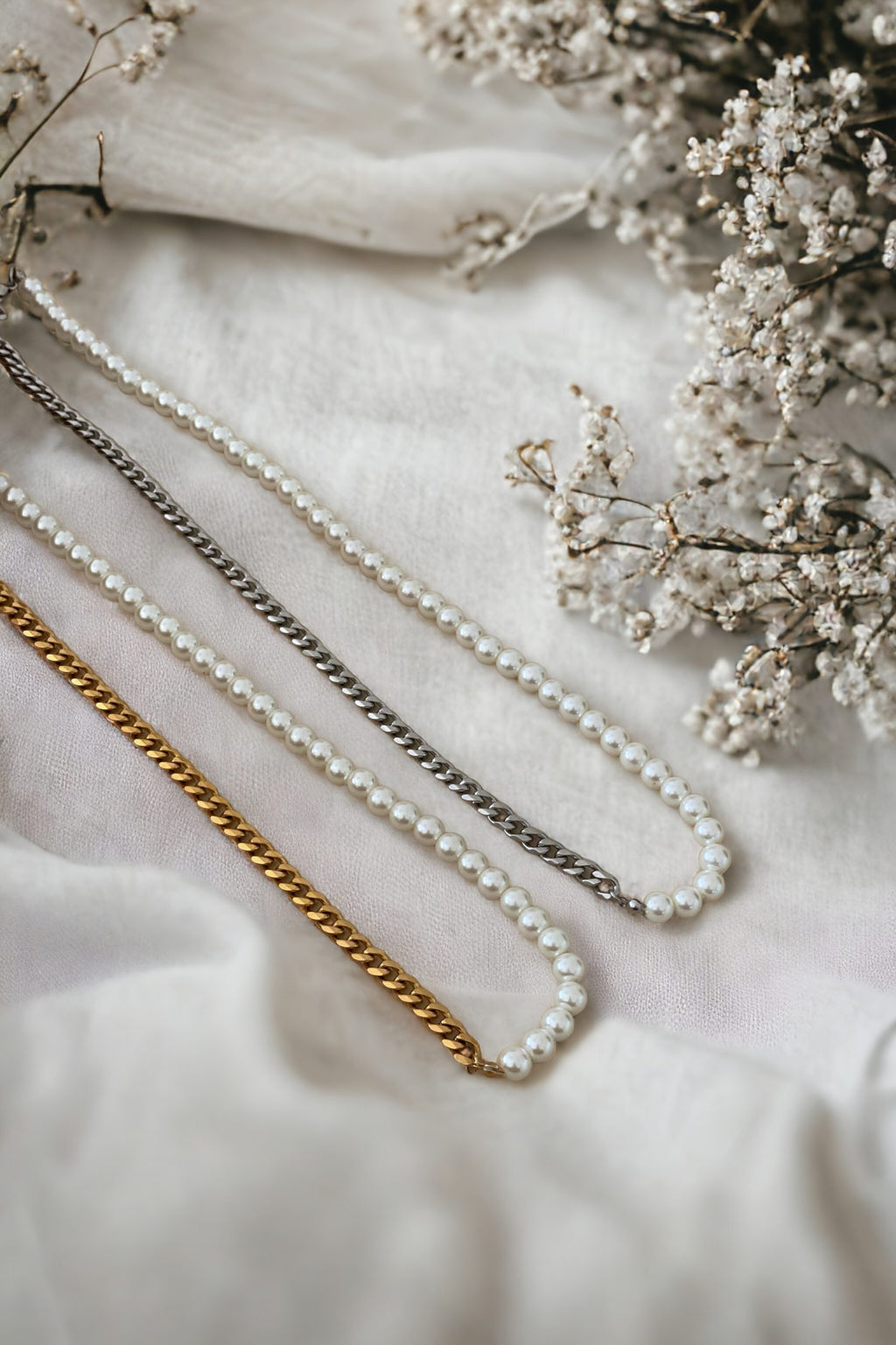 MOONLIT PEARL NECKLACE